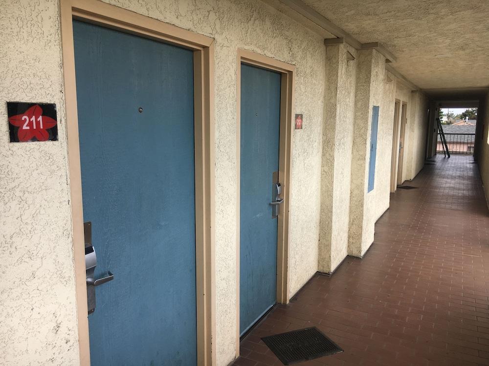 Bellflower Travel Inn photo 34