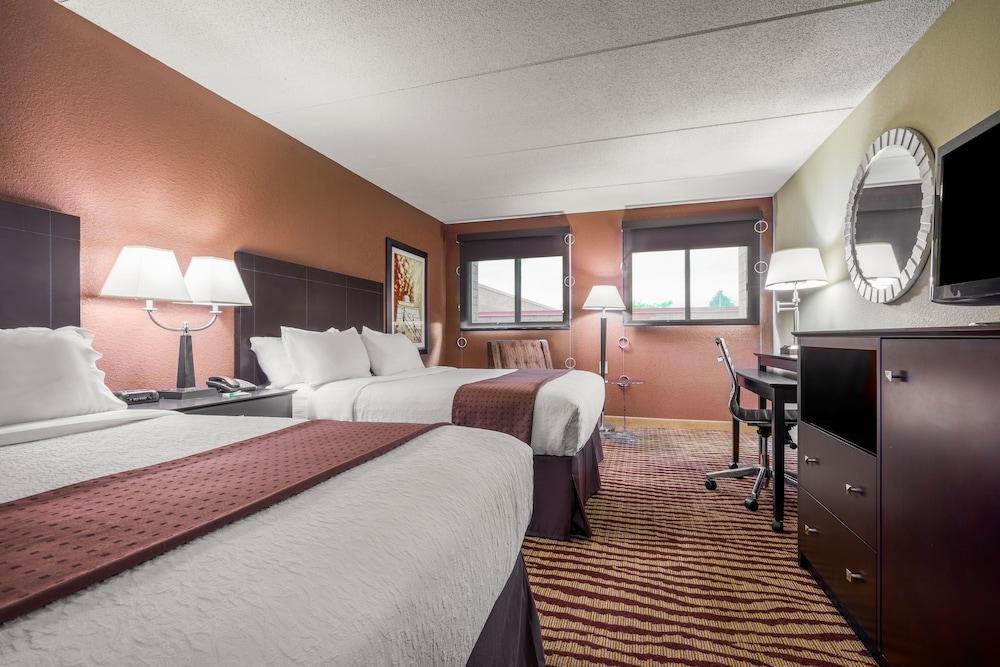 Holiday Inn Manitowoc by IHG photo 8