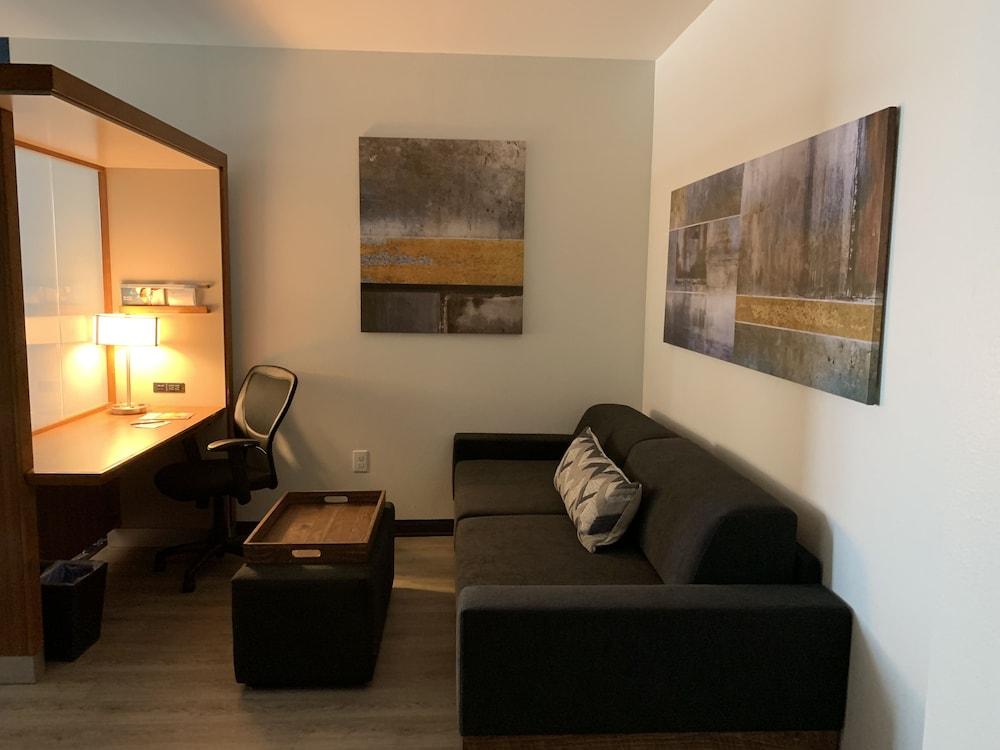 SpringHill Suites Houston Baytown photo 28