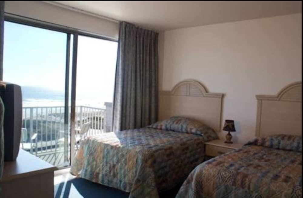 Acropolis Oceanfront Resort photo 12