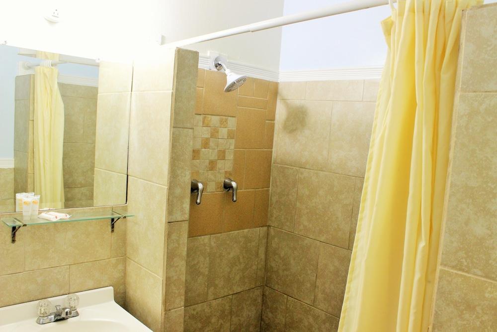 I-84 Motor Inn photo 2