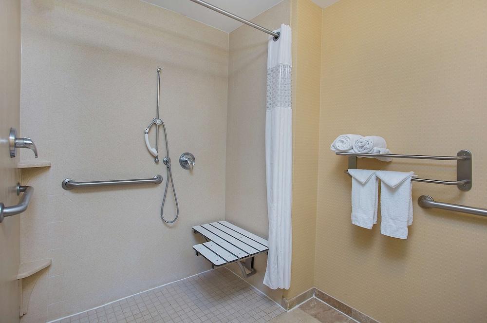 Hampton Inn Covington, GA photo 8