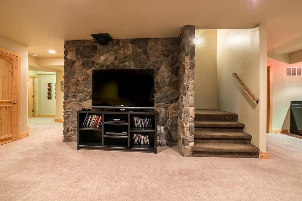 Pineview Lodge photo 50