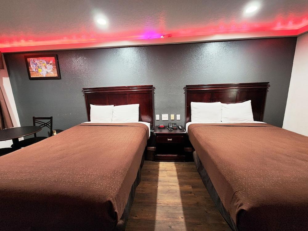 Express Inn Hobby photo 8