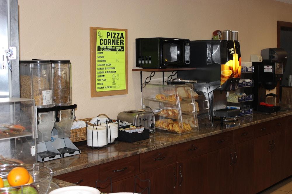 StayInn - Grand Forks photo 21