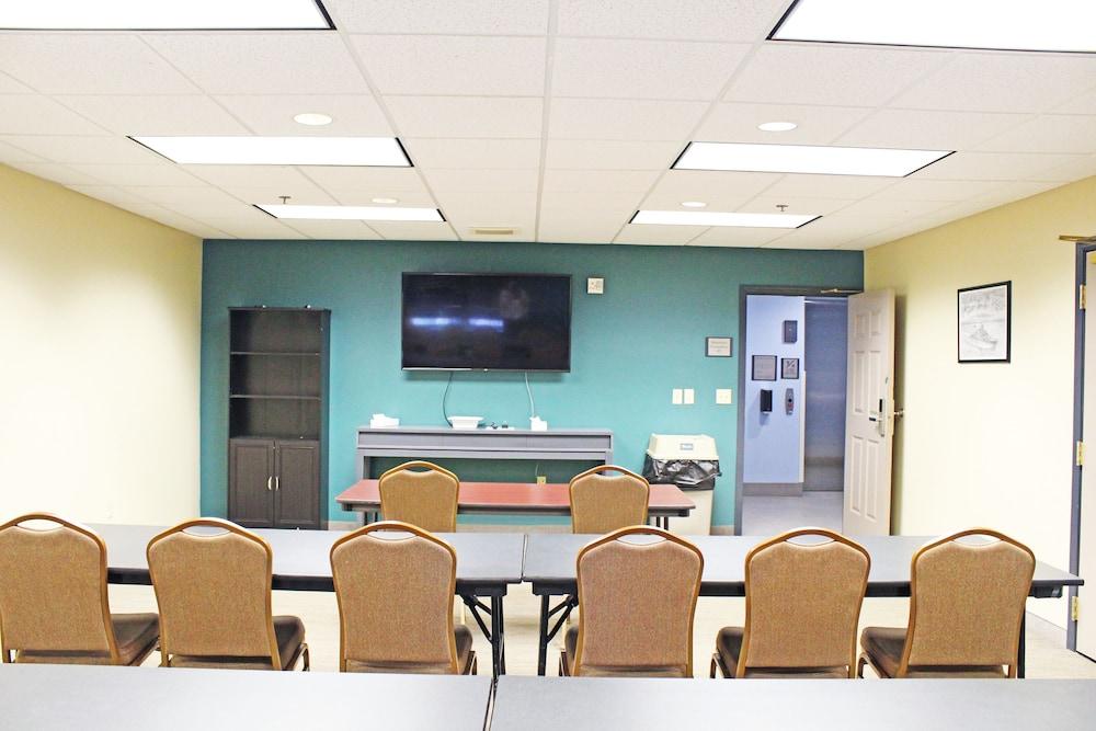 Independence Stay Hotel & Suites photo 3