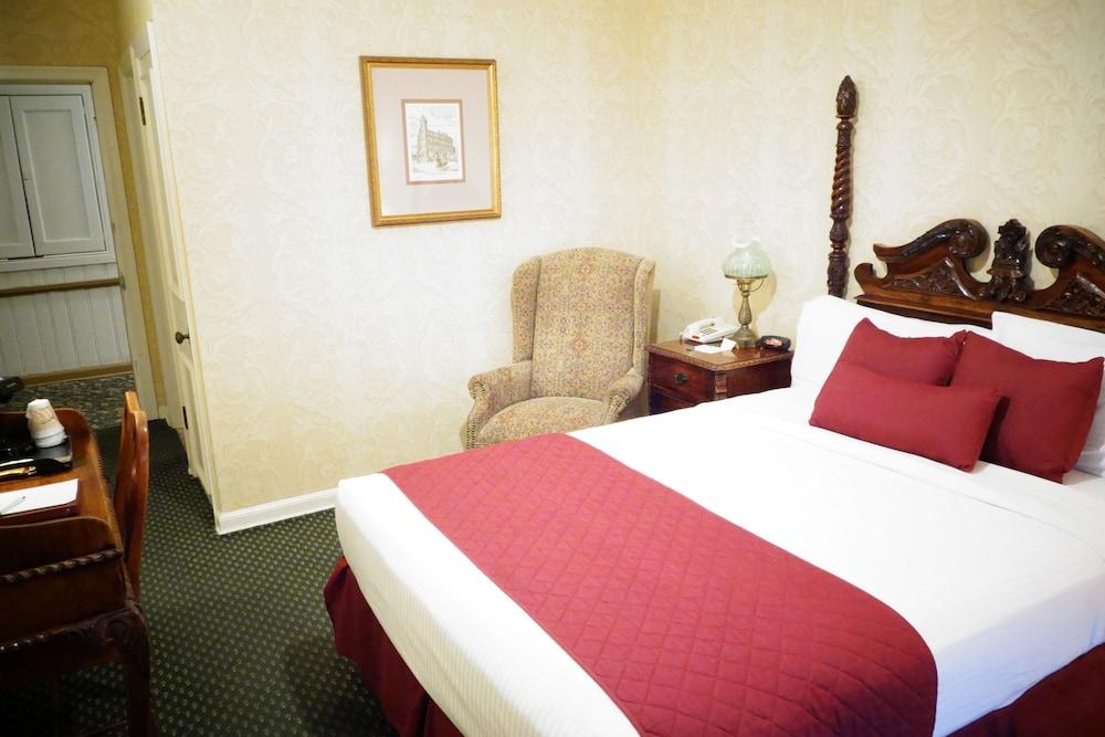 The Lafayette A grand Riverboat Era Hotel photo 13