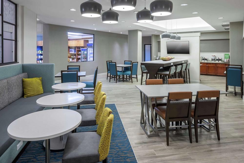 Hampton Inn & Suites by Hilton Miami-Doral/Dolphin Mall photo 35