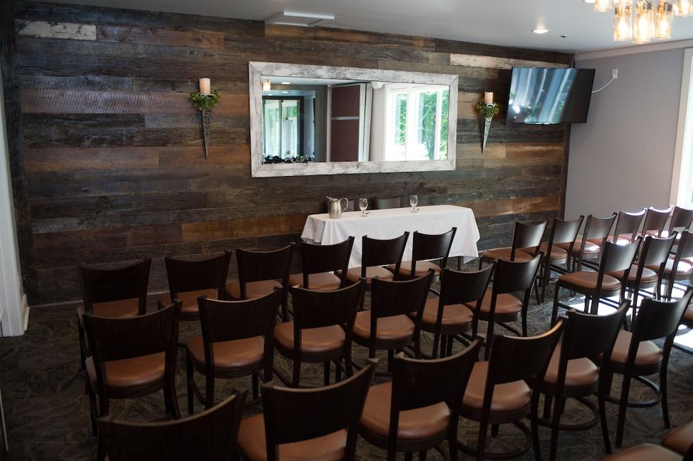 Peaks of Otter Lodge photo 25