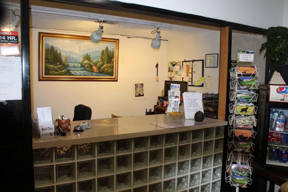 Travelers Inn & Suites photo 27