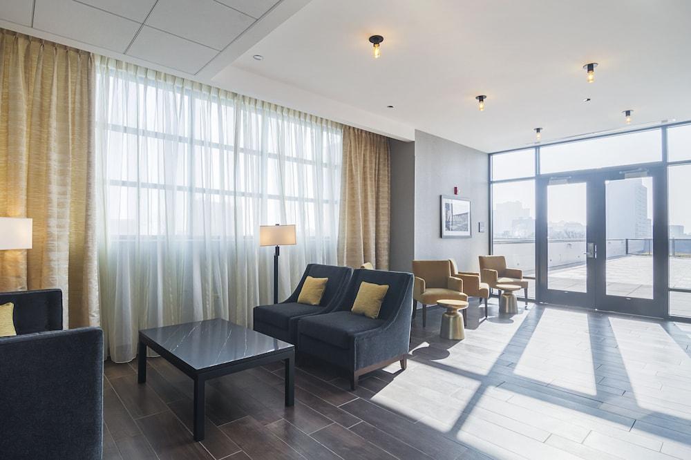 Hampton Inn Chicago North-Loyola Station photo 6