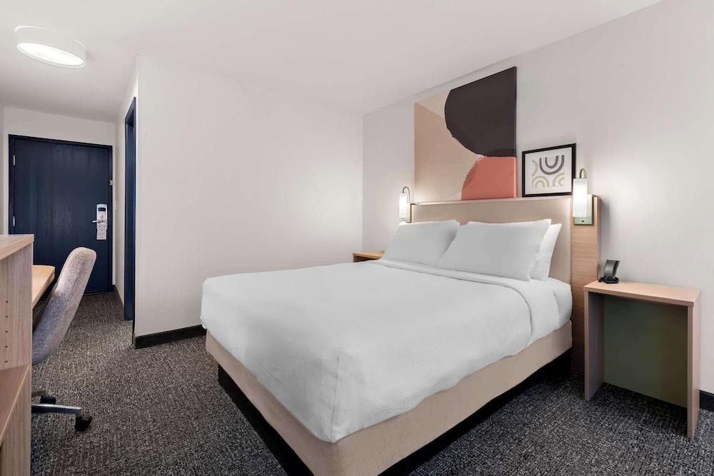 Spark by Hilton Norfolk photo 39