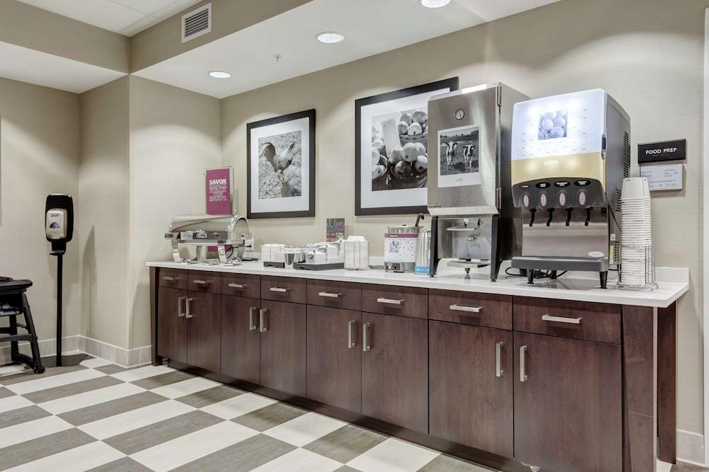 Hampton Inn St. Louis Wentzville photo 5