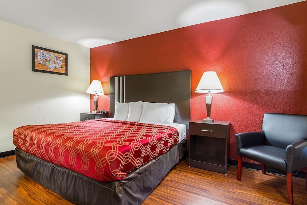 Econo Lodge Research Triangle Park photo 5