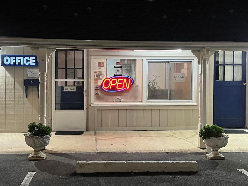 Relax Inn By OYO Natural Bridge I-81 photo 22