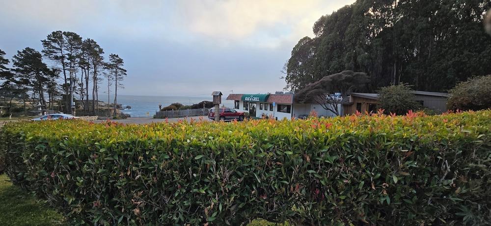Ocean Cove Lodge photo 26