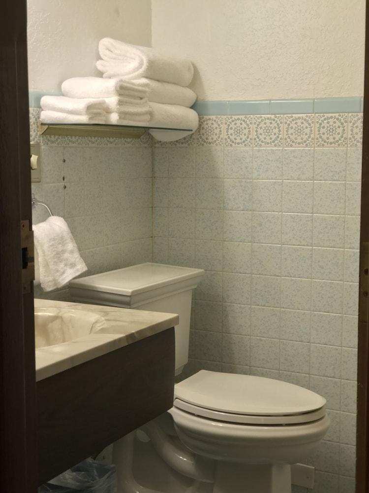 Bozeman Lewis & Clark Motel photo 11