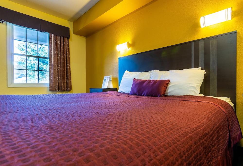 Executive Inn And Suites photo 17