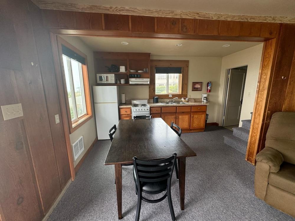Sunset Oceanfront Lodging photo 53
