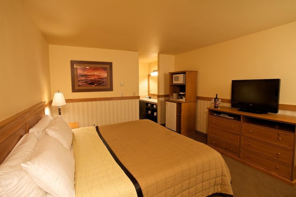 Cousins Country Inn photo 35