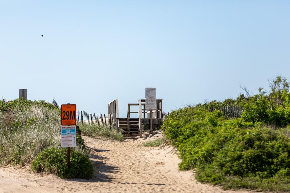 Ocean Resort Inn photo 40