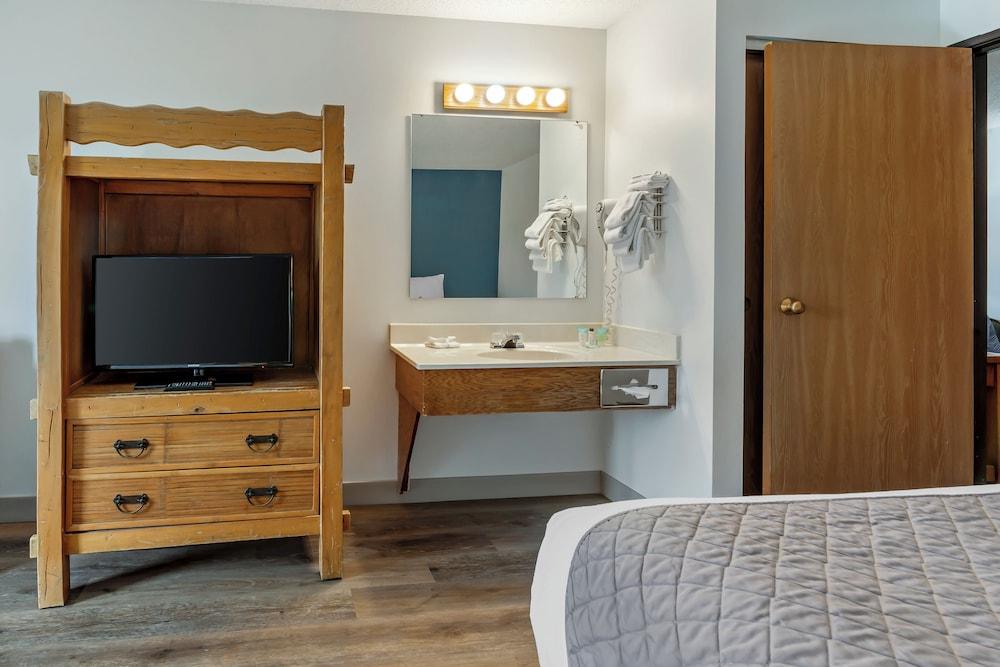 Polynesian Hotel & Suites Wisconsin Dells/Lake Delton photo 10