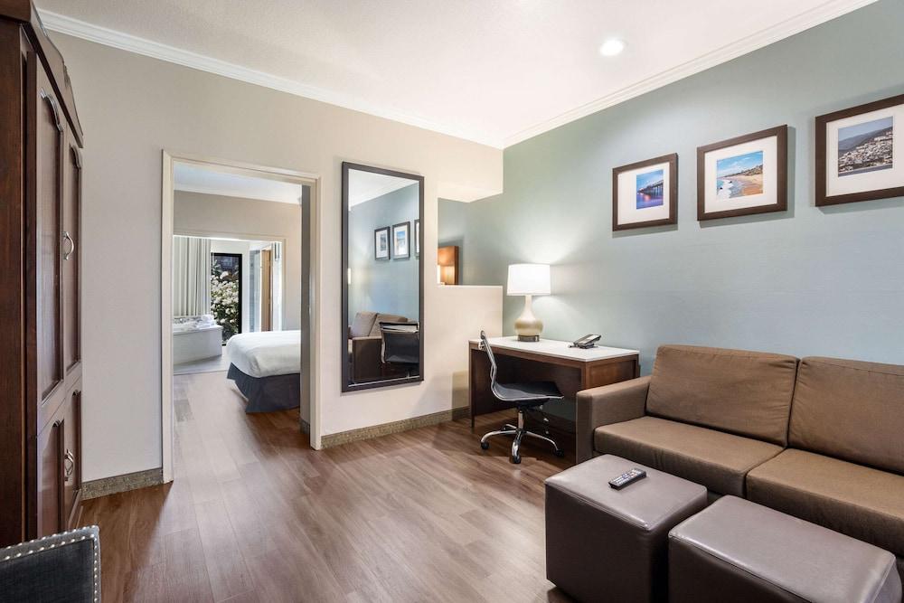 MainStay Suites John Wayne Airport by Choice Hotels photo 57