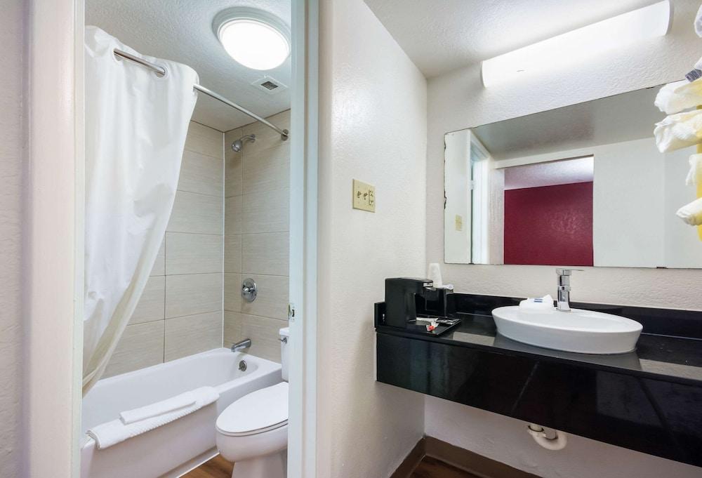 Econo Lodge photo 24