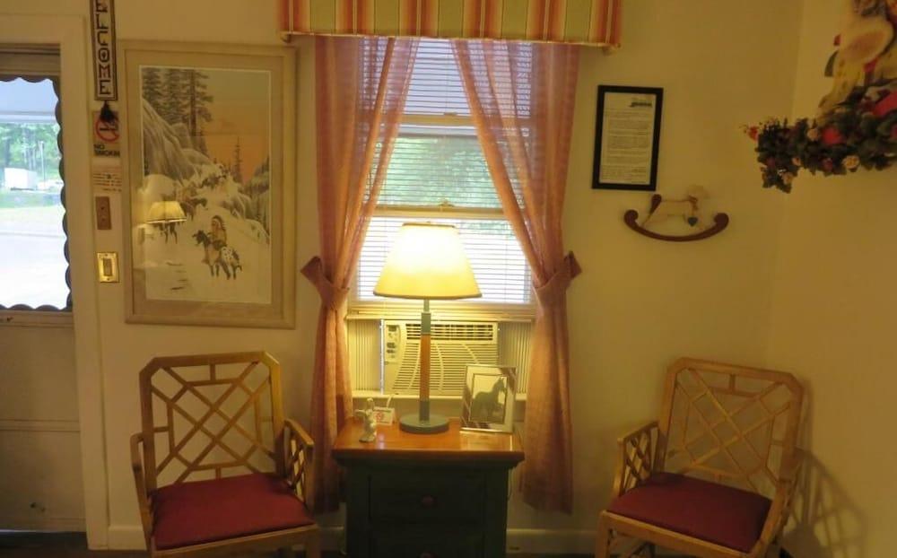 Lake Winnipesaukee Motel photo 33