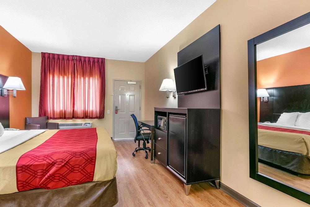 Econo Lodge Northport - Tuscaloosa photo 33