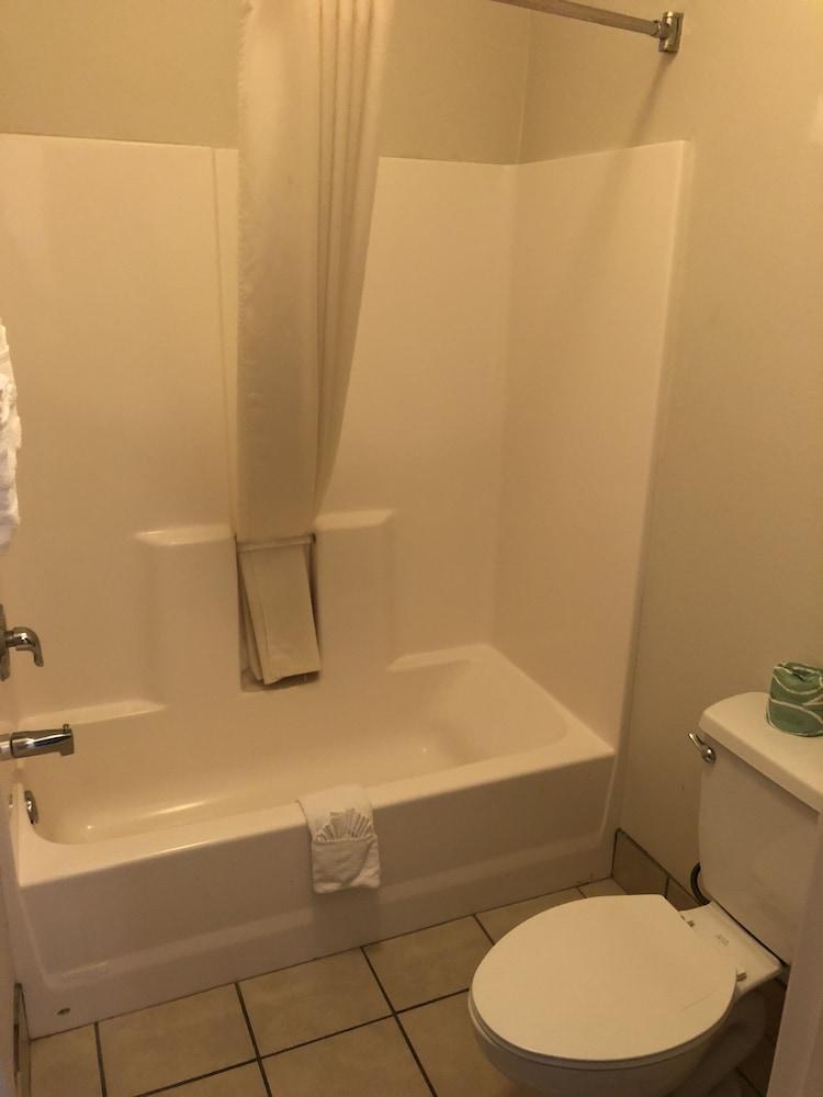 Whitesboro Inn & Suites photo 3