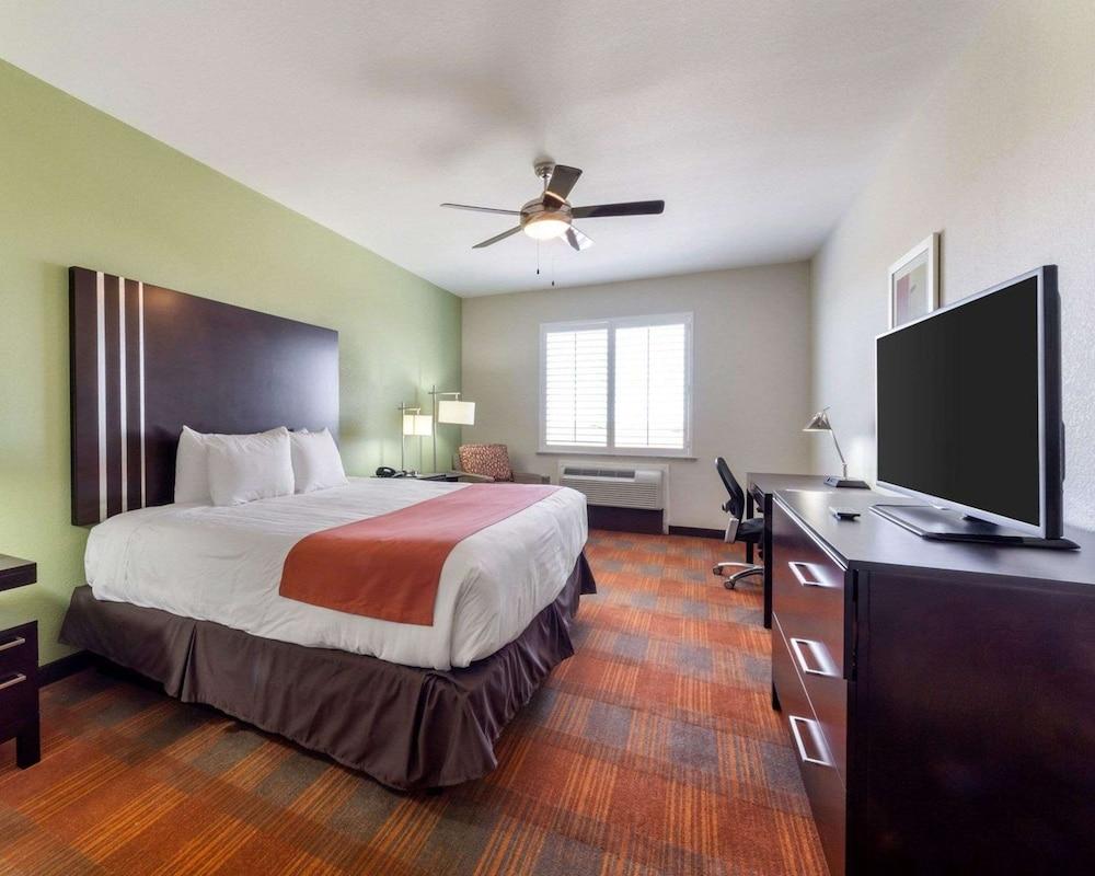 Garner Hotel Victoria - East by IHG photo 21