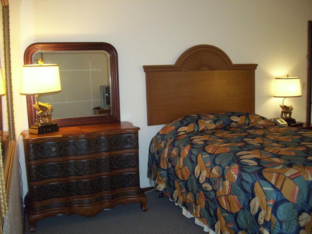 Travelers Inn Motel photo 12