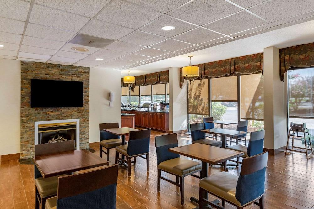 Comfort Inn Laurinburg photo 46