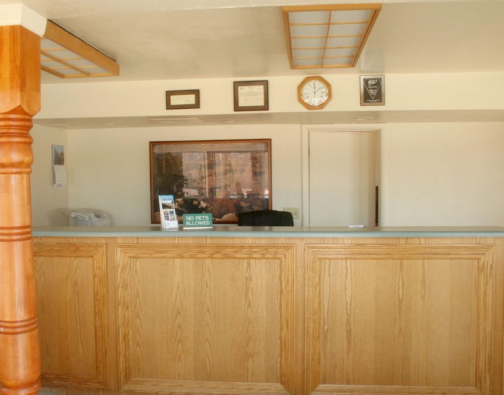 Budget Inn photo 4