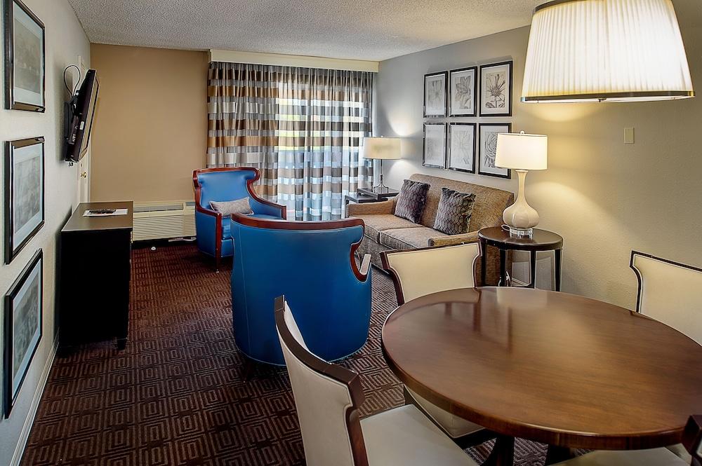 Sheraton Westport Chalet Hotel St. Louis photo 10