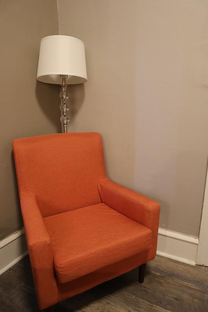 Midtown Suites photo 16