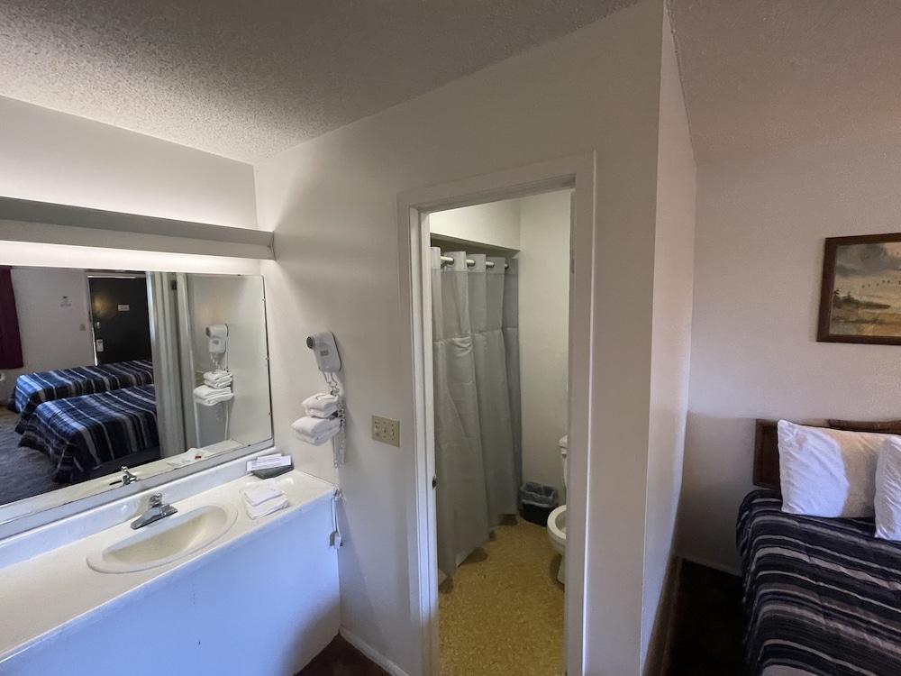 Scottish Inns Osage Beach photo 28