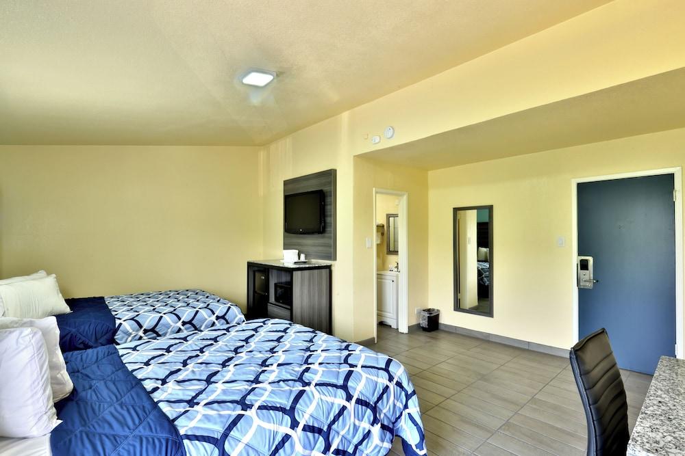 Americas Best Value Inn San Antonio Airport South photo 5