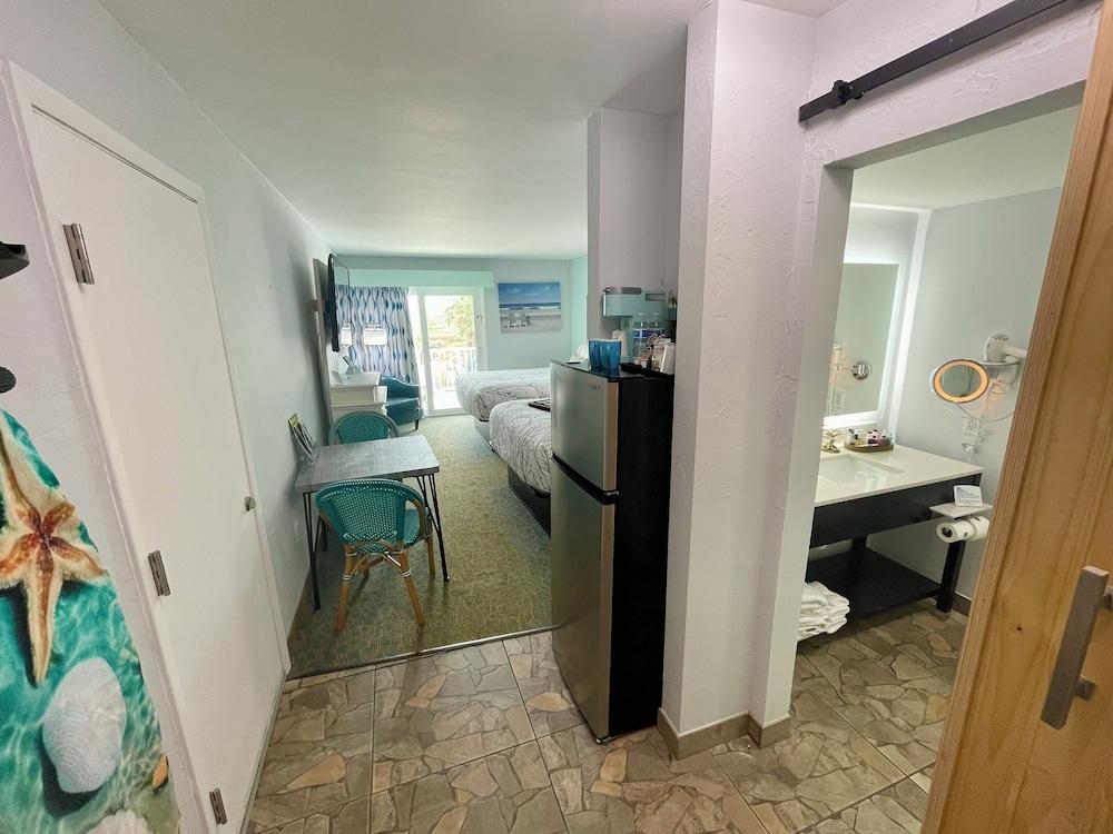 Ocean Sands Beach Boutique Inn - 1 Acre Private Beach photo 19