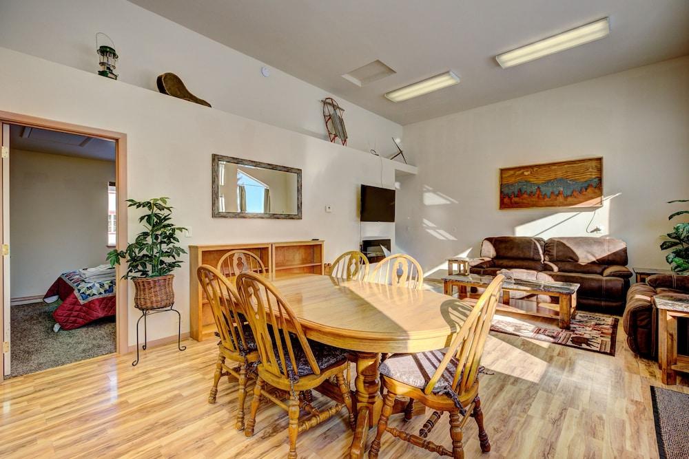 Cascade Lake Inn photo 31