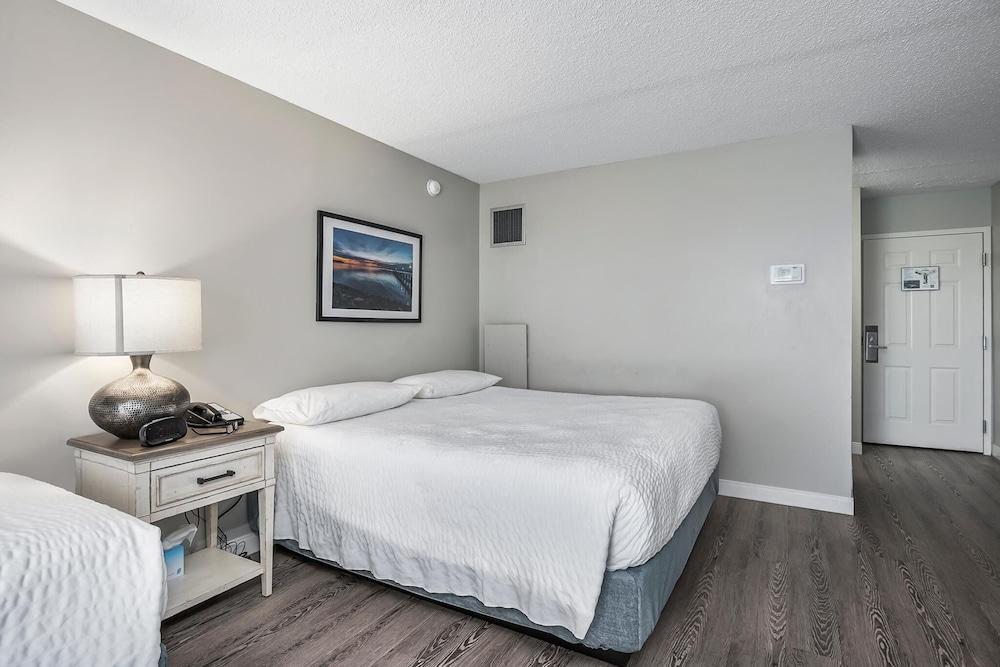 First Floor Standard Deluxe King photo 4