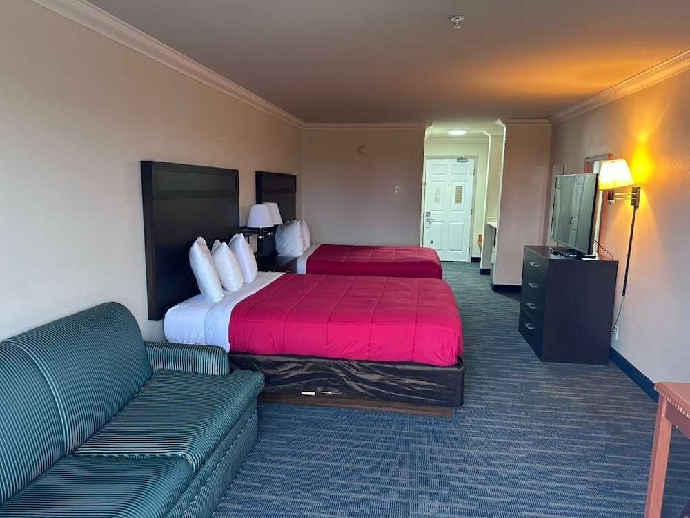 OceanShores Inn photo 7