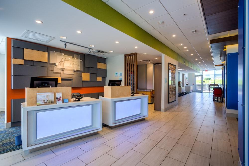 Holiday Inn Express & Suites Reedsville - State Coll Area by IHG photo 2
