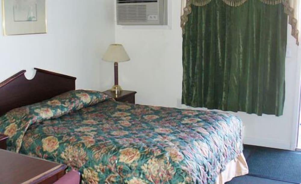 Oakdale Motel photo 7
