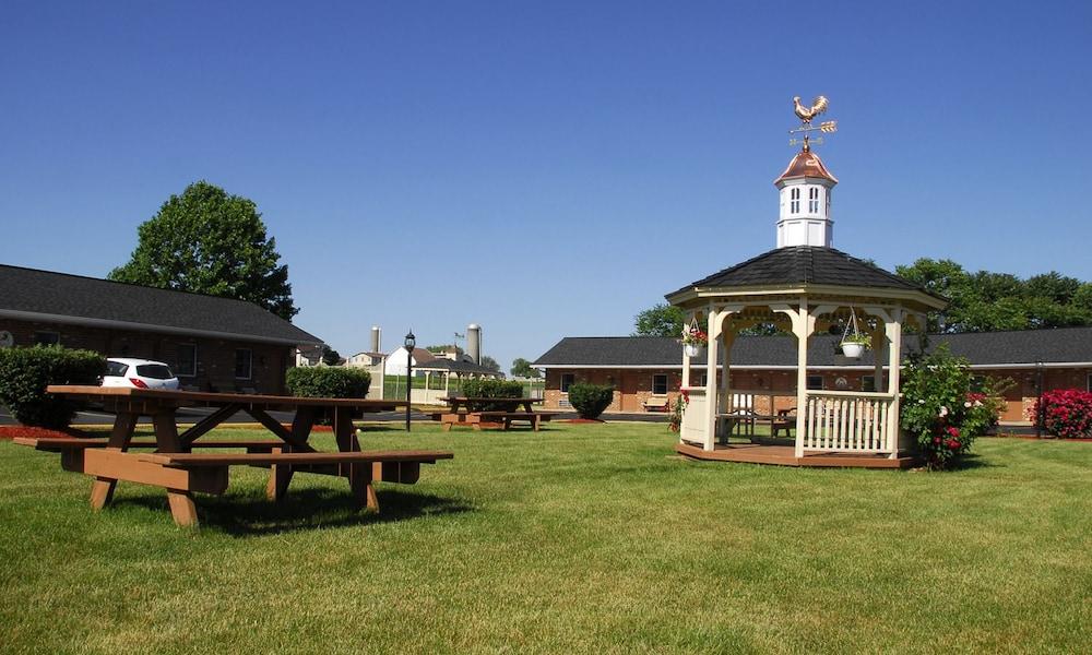 Weathervane Motor Court photo 12