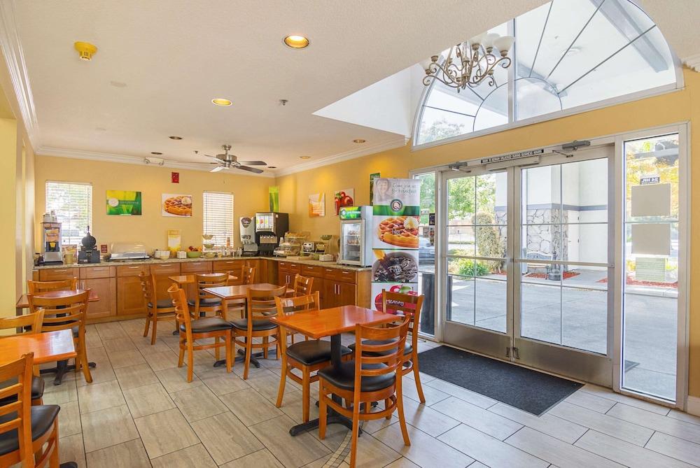 Quality Inn Fresno Yosemite Airport photo 19