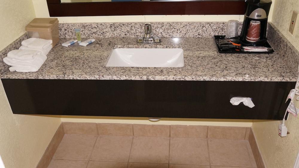 Regency Inn photo 23