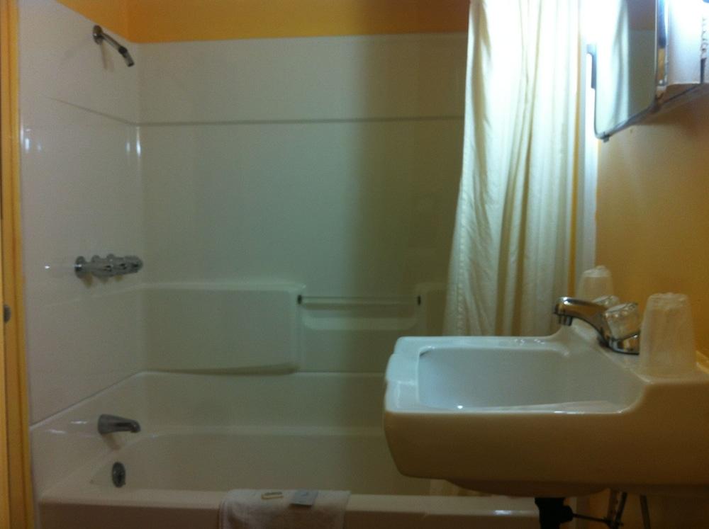 Green Crest Motel photo 13