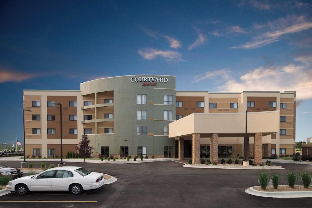 Courtyard Bay City photo 38